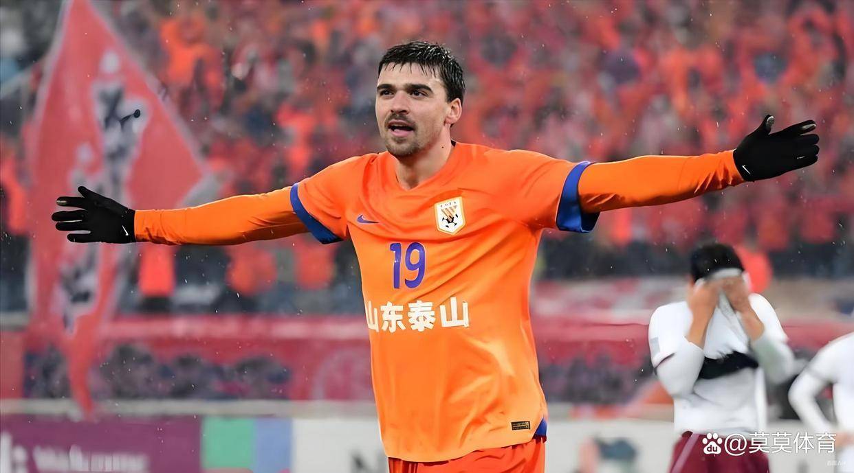 包含山东泰山今晚防线松动；志在葡超名次提升；媒体盛赞；身体对抗强度拉满的词条